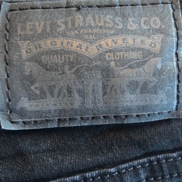 Levi black high rise skinny Jean - Picture 3 of 3